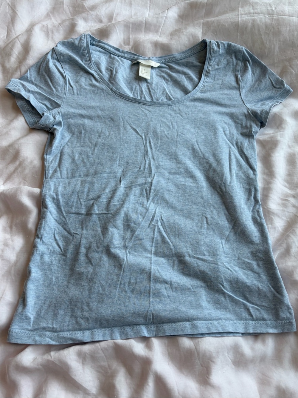 h&m light blue scoop neck t-shirt (s)